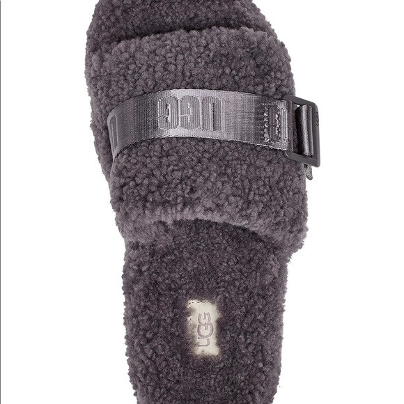 UGG®
Women's Fluffita Slippers brand - Picture 6 of 10